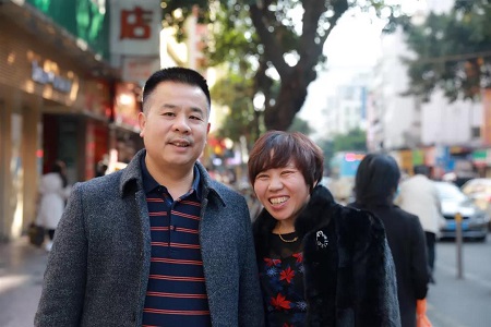 湖南男子寵妻30年身家千萬，今攜手整容變美！