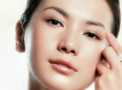 深圳做眼部去脂容易嗎？