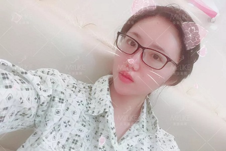 顏值：金剛?cè)绾位黹L(zhǎng)腿女神？