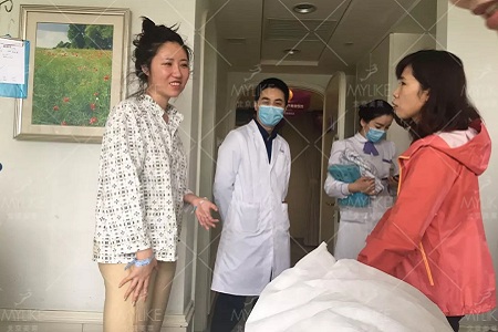 顏值：金剛?cè)绾位黹L(zhǎng)腿女神？